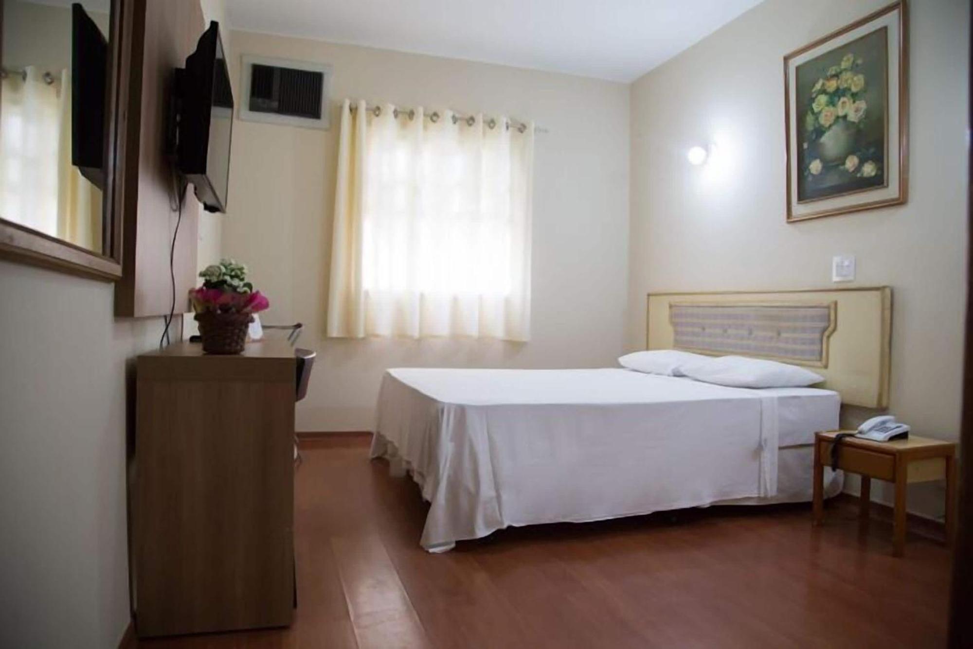 Hotel Dona Beja Araxá Oda fotoğraf